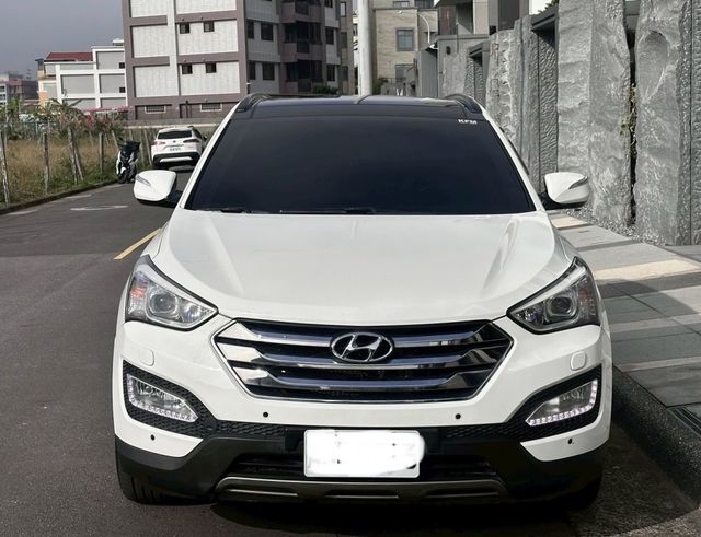 HYUNDAI現代 SANTA FE  第2張相片