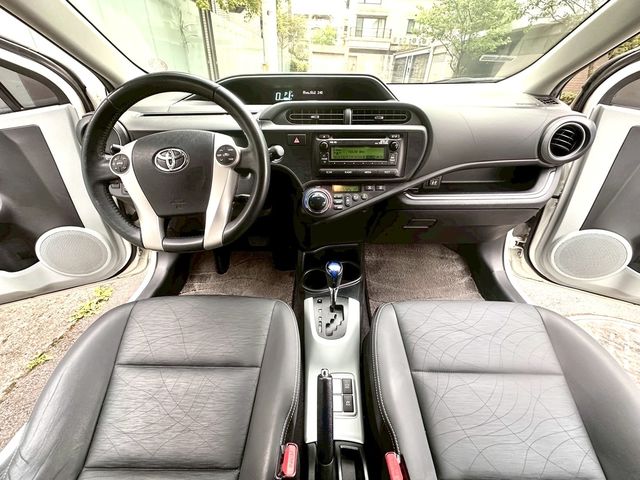 TOYOTA豐田 PRIUS C  第4張相片