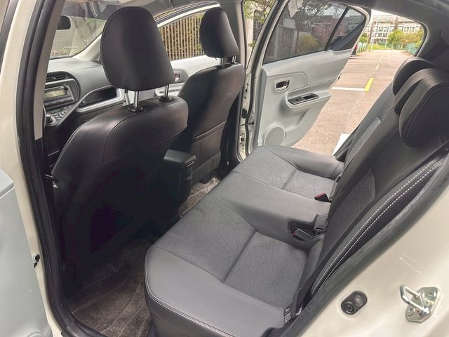 TOYOTA豐田 PRIUS C  第6張相片