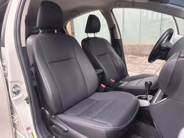 TOYOTA豐田 PRIUS C  第10張相片