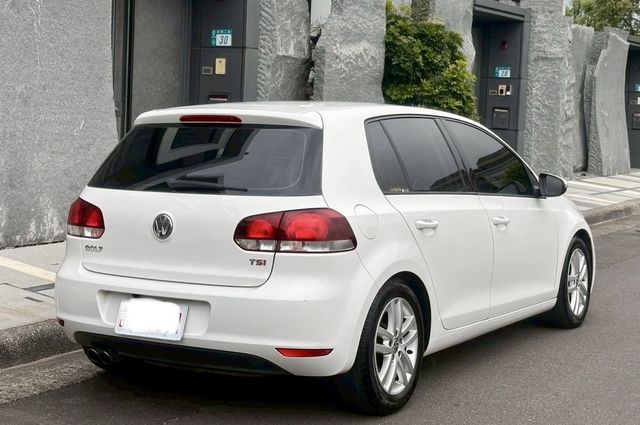 VOLKSWAGEN福斯 GOLF  第3張相片
