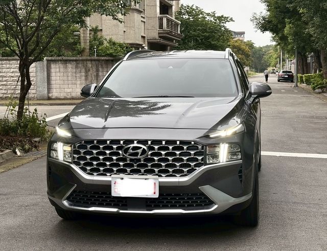 HYUNDAI現代 SANTA FE  第2張相片