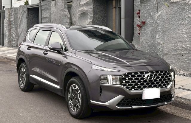 HYUNDAI現代 SANTA FE  第3張相片