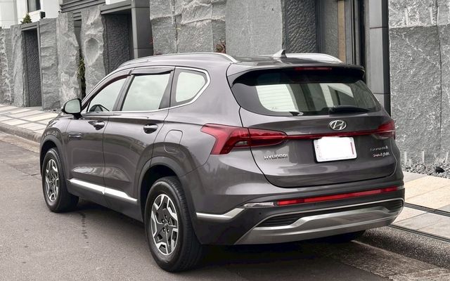 HYUNDAI現代 SANTA FE  第4張相片