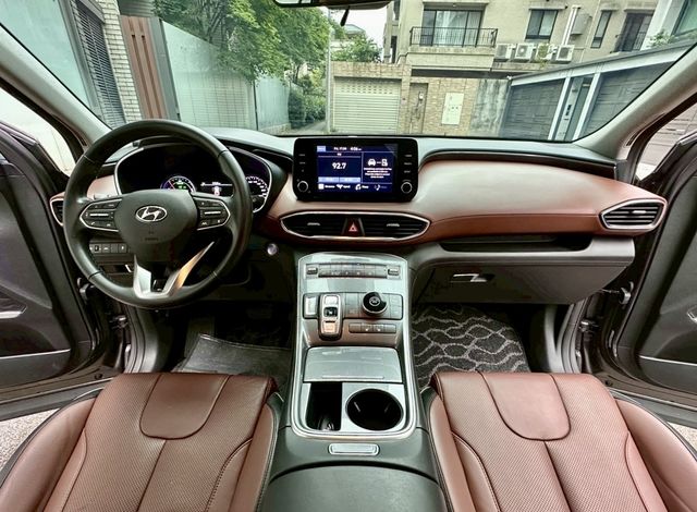 HYUNDAI現代 SANTA FE  第7張相片