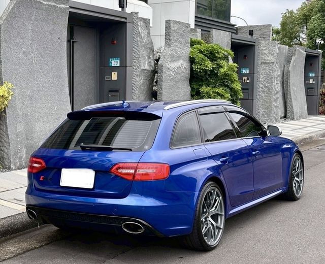 AUDI奧迪 RS4 AVANT  第3張相片