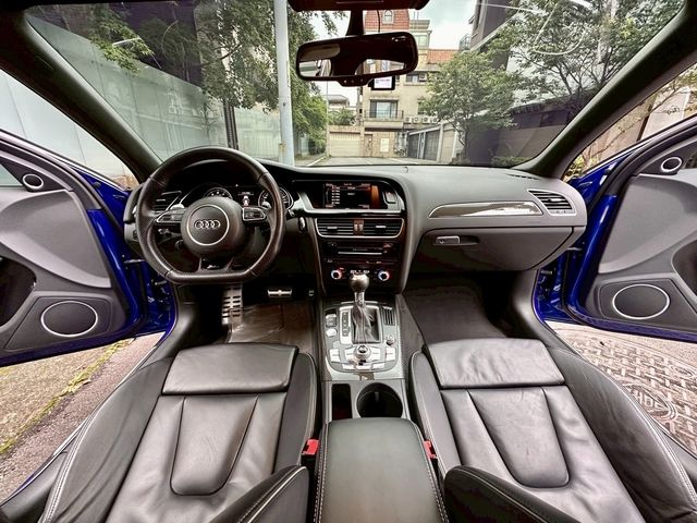 AUDI奧迪 RS4 AVANT  第7張相片