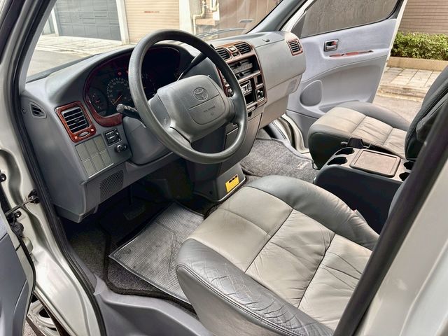 TOYOTA豐田 HIACE  第6張相片