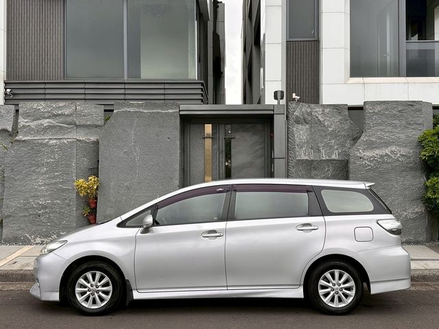TOYOTA豐田 WISH  第4張相片