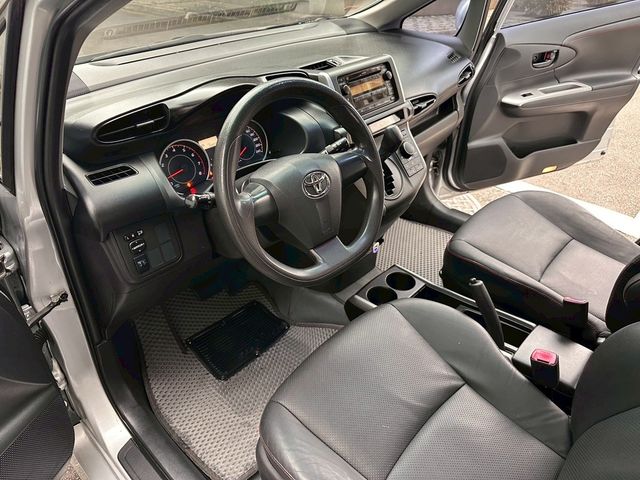 TOYOTA豐田 WISH  第6張相片