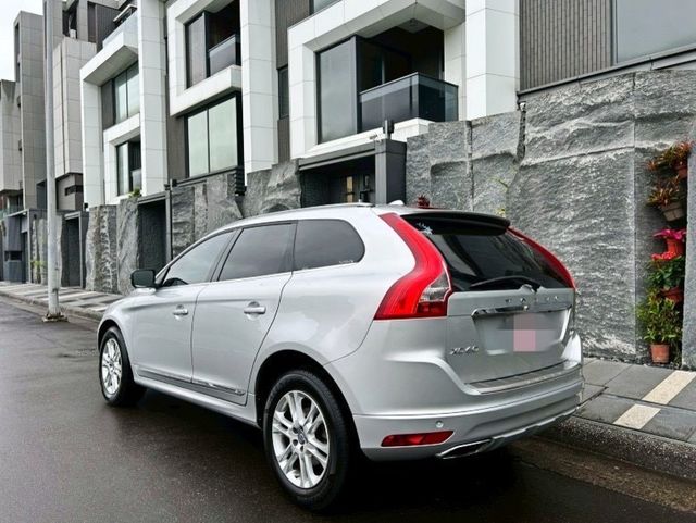VOLVO富豪 XC60  第2張相片