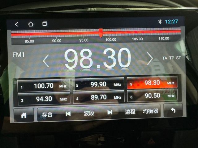 家庭用車 安卓機 後座分離傾倒 藍芽音訊 ISOFIX-兒童座椅固定系統  第9張相片