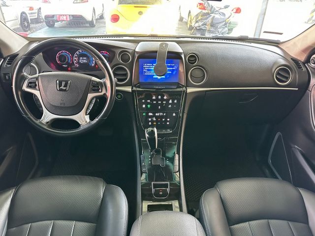 方向盤音響控制/電動後視鏡/倒車影像/車前距雷達/衛星導航/定速/免KEY  第9張相片