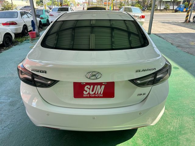 方向盤音響控制 / 倒車雷達 / 免KEY / 倒車顯影 / 天窗  第2張相片