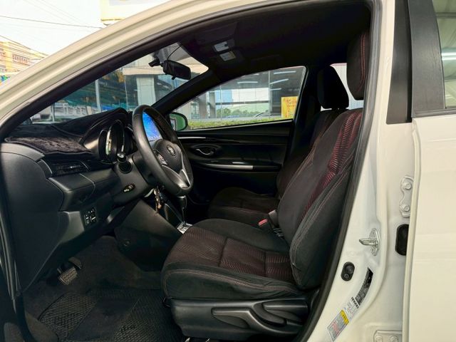 全車原版件..S版.整車漂亮到不行.有導航.有霧燈  第5張相片