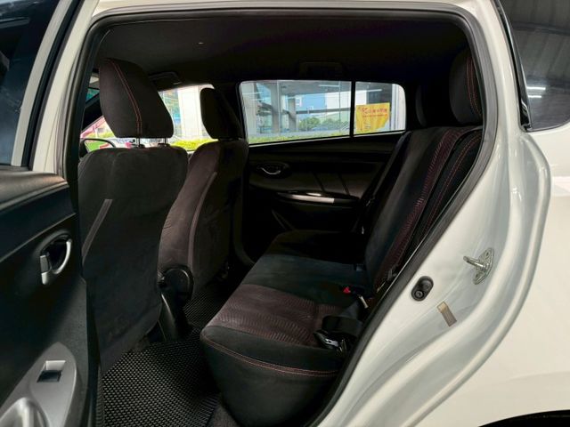 全車原版件..S版.整車漂亮到不行.有導航.有霧燈  第6張相片