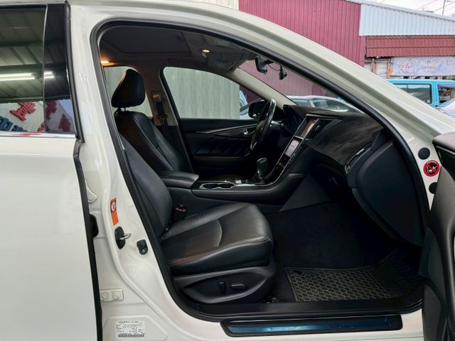 青菜賣 ~僅跑10出萬超美Q50.認證車原版件.雙電動椅.天窗.定速.重點還有電動尾門  第7張相片