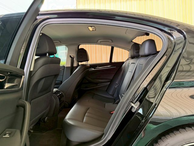 5 SERIES SEDAN G30  第7張相片