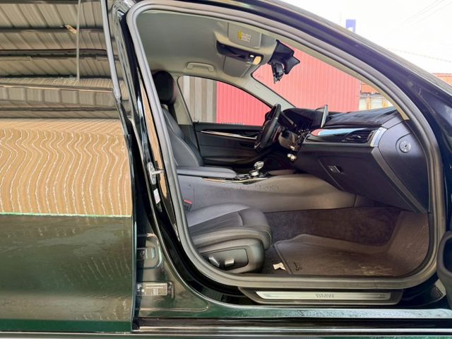 5 SERIES SEDAN G30  第9張相片
