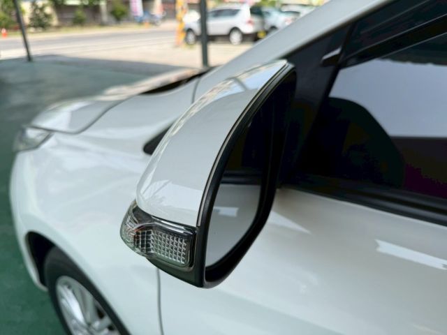 YARIS  第19張相片