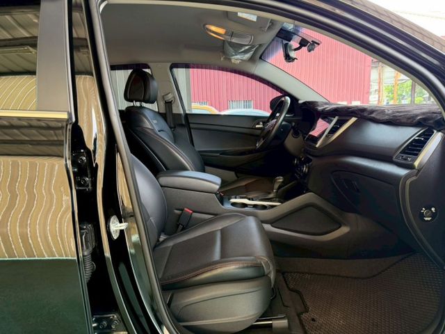 【2018年 Hyundai Tucson 1.6T 汽油休旅｜空間實用】  第9張相片