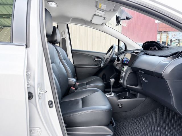 YARIS  第8張相片