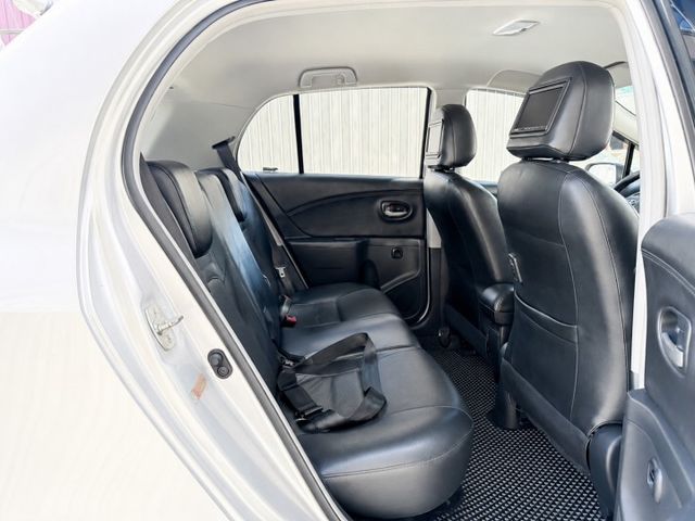YARIS  第9張相片