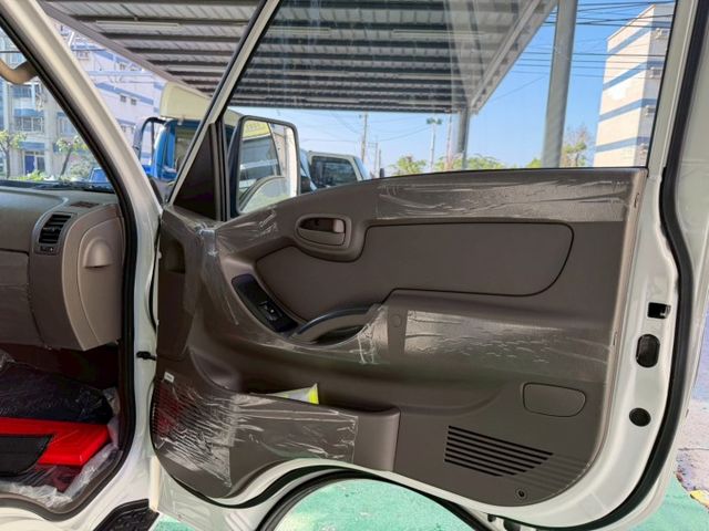 新車(全新)  第7張相片