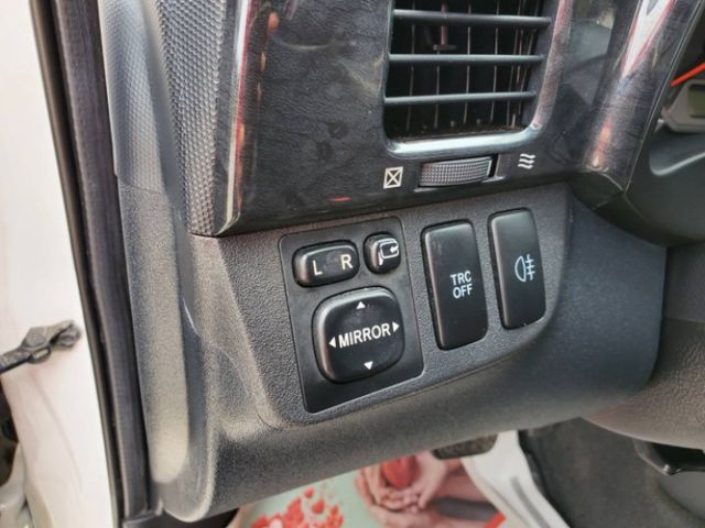 頂級原廠HID頭燈 定速  巡跡防滑系統  第14張相片