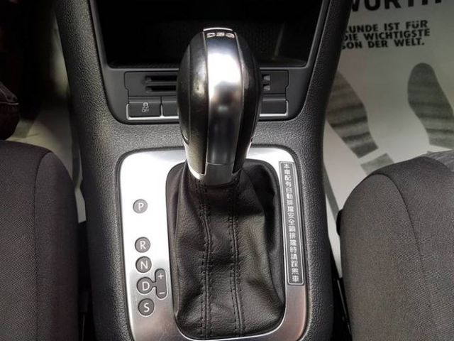 2.0TDI 實跑6萬多，省油好開、扭力飽滿、加速力道充沛，歡迎預約賞車  第18張相片