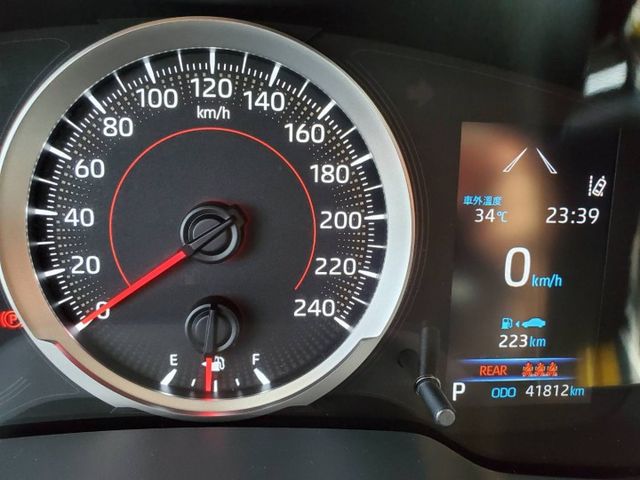 僅跑四萬 國民神車 省油 超好開  第10張相片