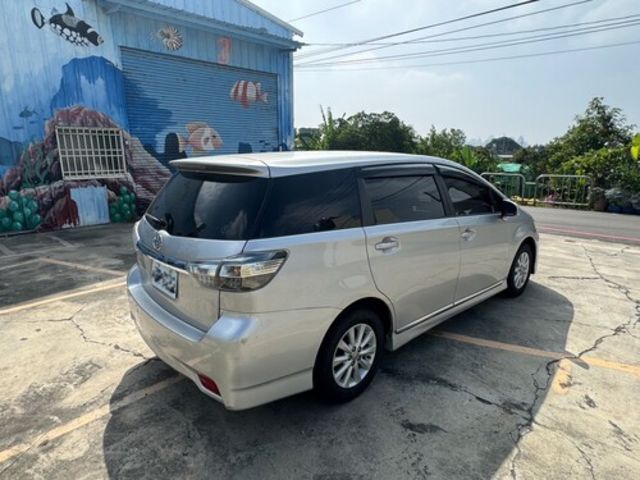 TOYOTA豐田 WISH  第3張相片