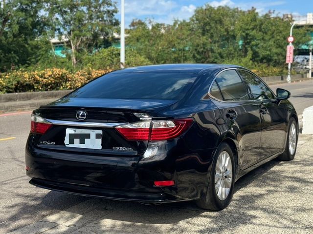 LEXUS凌志 ES300H  第3張相片