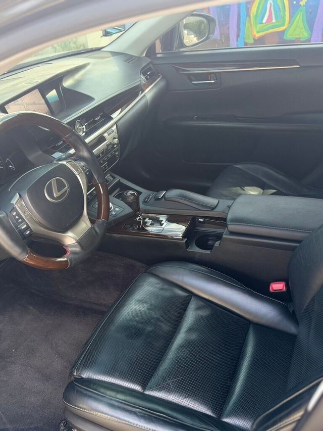LEXUS凌志 ES300H  第5張相片