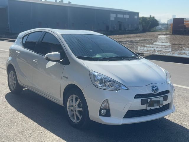 TOYOTA豐田 PRIUS C  第1張相片