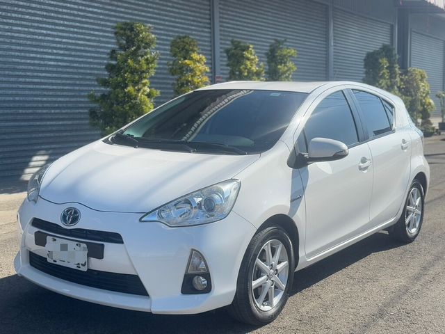 TOYOTA豐田 PRIUS C  第3張相片
