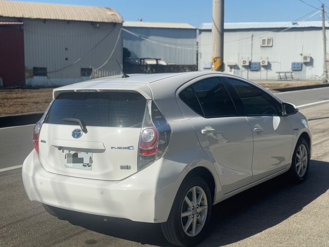 TOYOTA豐田 PRIUS C  第7張相片
