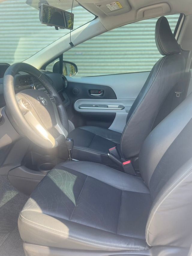 TOYOTA豐田 PRIUS C  第9張相片