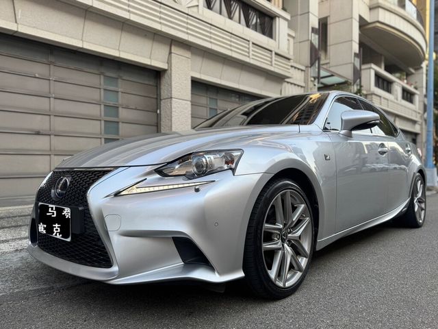 LEXUS凌志 IS 300H  第1張相片