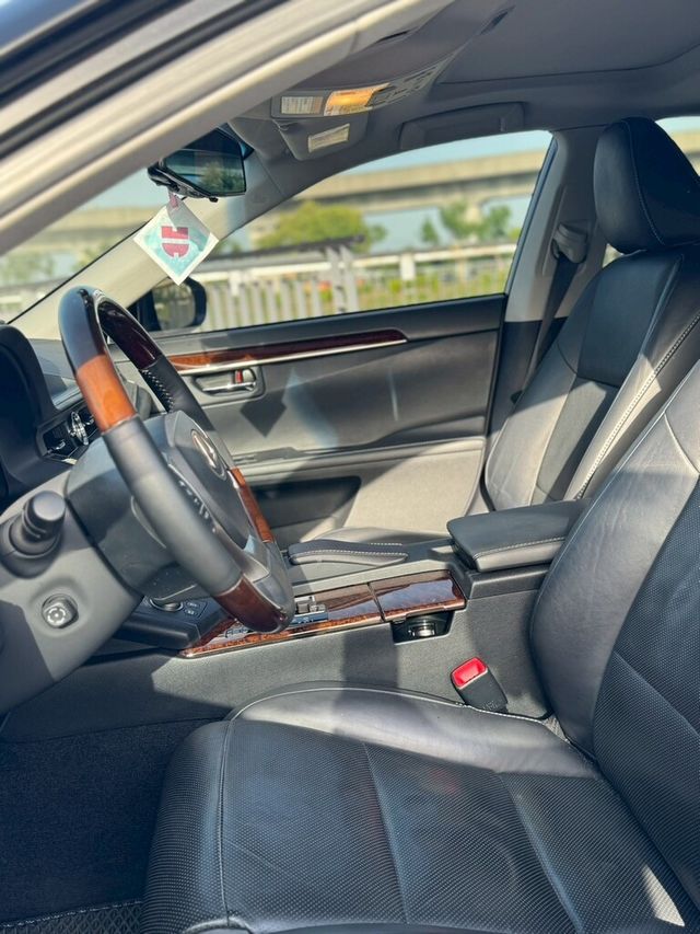 LEXUS凌志 ES300H  第5張相片