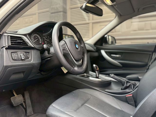 BMW寶馬 318  第6張相片