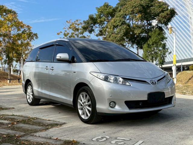 TOYOTA豐田 PREVIA  第2張相片