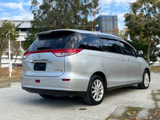 TOYOTA豐田 PREVIA  第4張相片