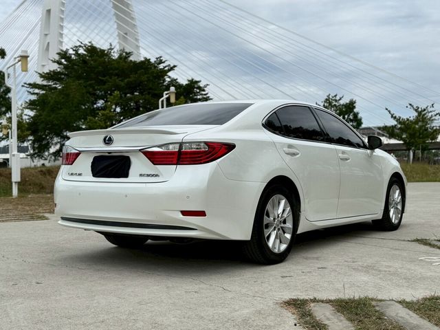 LEXUS凌志 ES300H  第3張相片