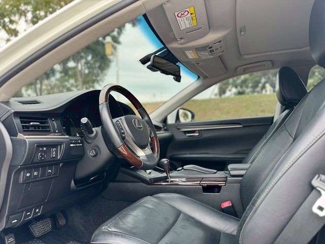 LEXUS凌志 ES300H  第6張相片