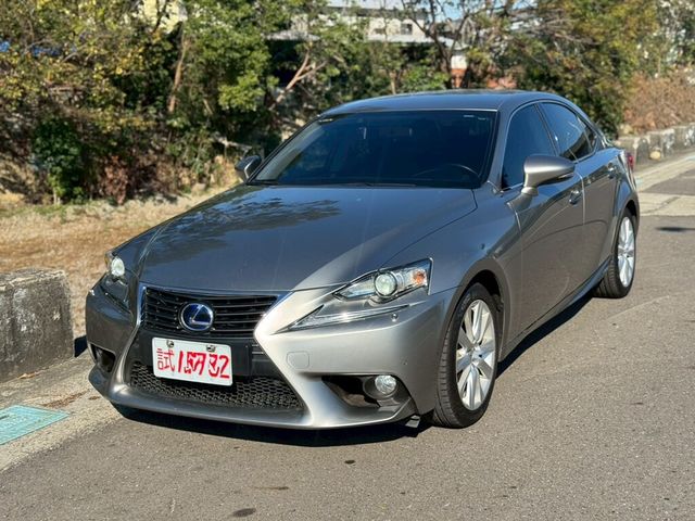 LEXUS凌志 IS 300H  第1張相片