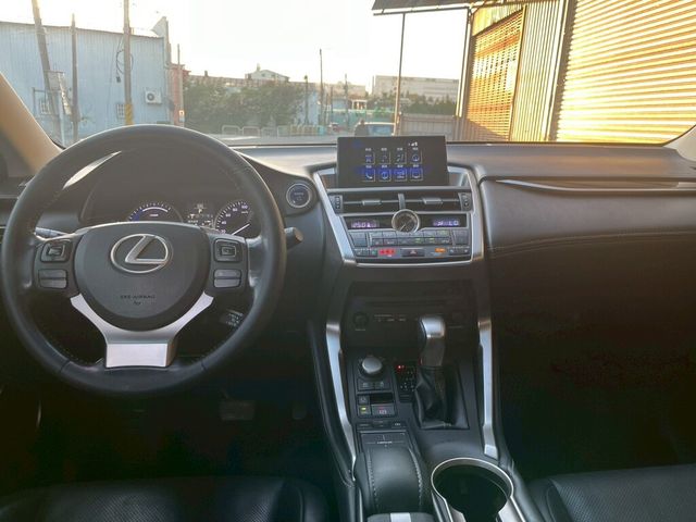 LEXUS凌志 NX300H  第8張相片