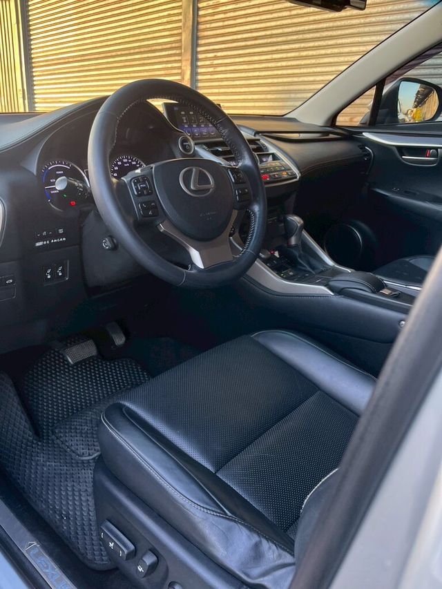 LEXUS凌志 NX300H  第9張相片