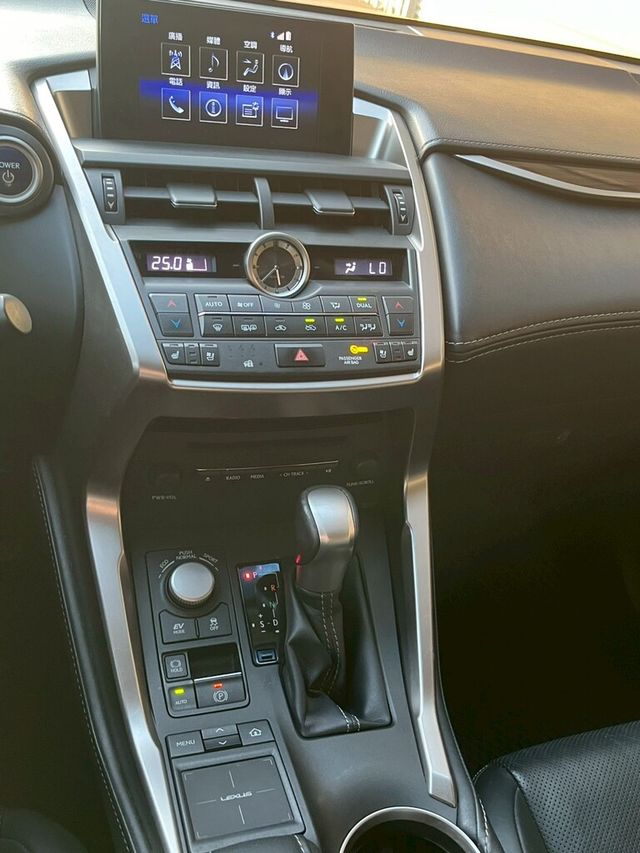 LEXUS凌志 NX300H  第14張相片