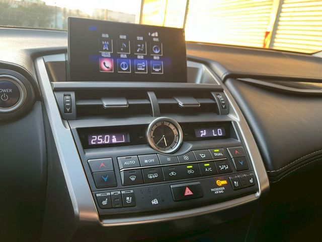 LEXUS凌志 NX300H  第16張相片